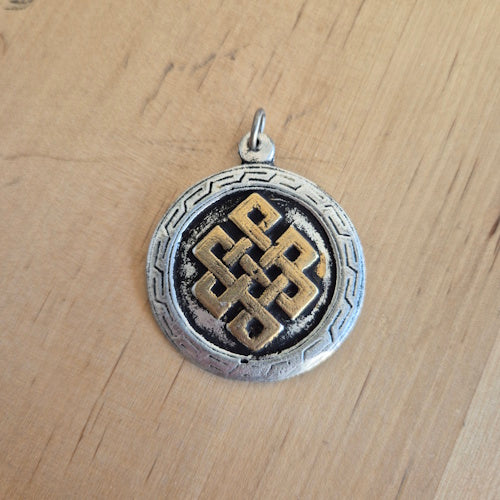 Hangertje  Oneindige knoop
