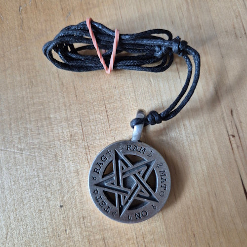 Hangertje  pentagram